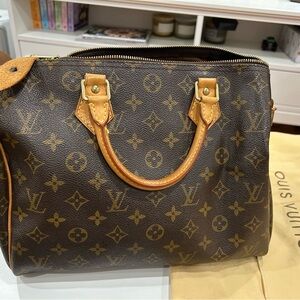Louis Vuitton Speedy 30 in Monogram Canvas